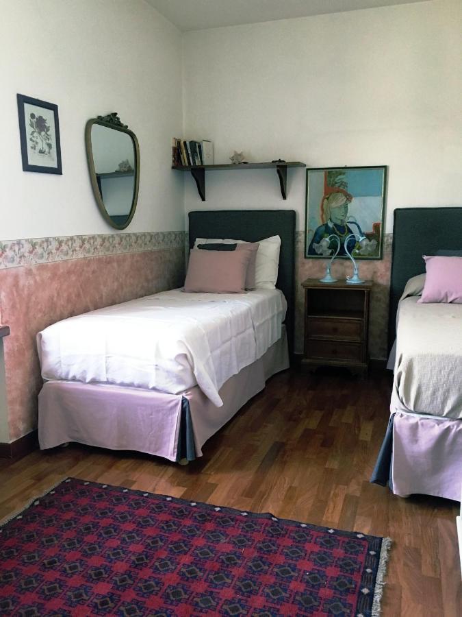 Una Casa Di Campagna Dossobuono Exteriör bild