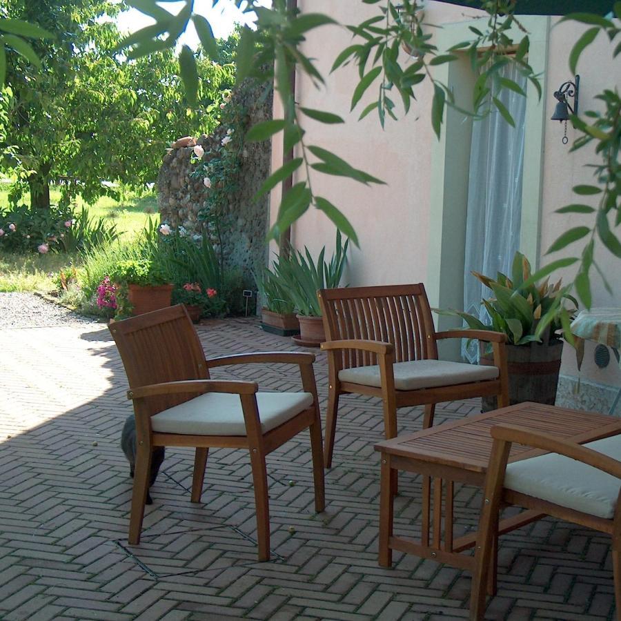 Una Casa Di Campagna Dossobuono Exteriör bild