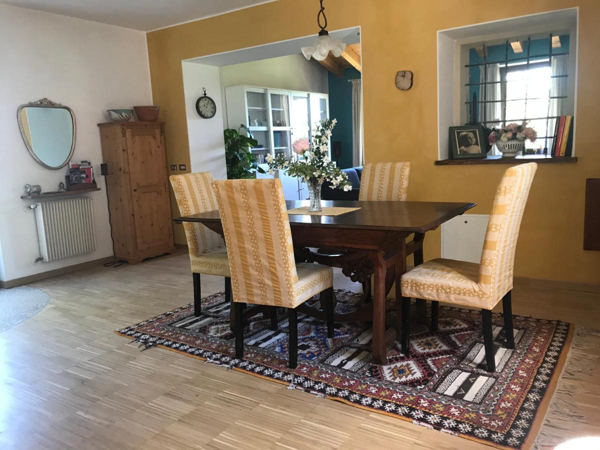 Una Casa Di Campagna Dossobuono Exteriör bild