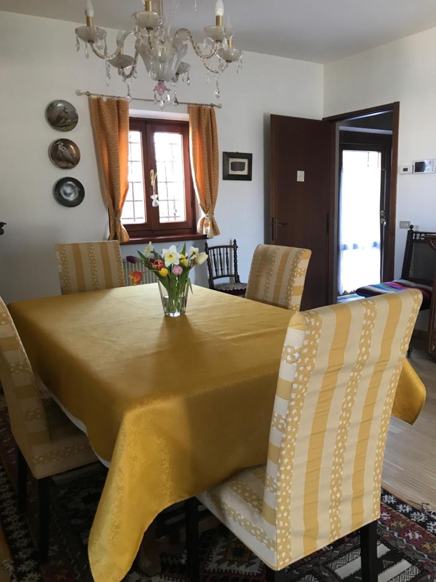Una Casa Di Campagna Dossobuono Exteriör bild