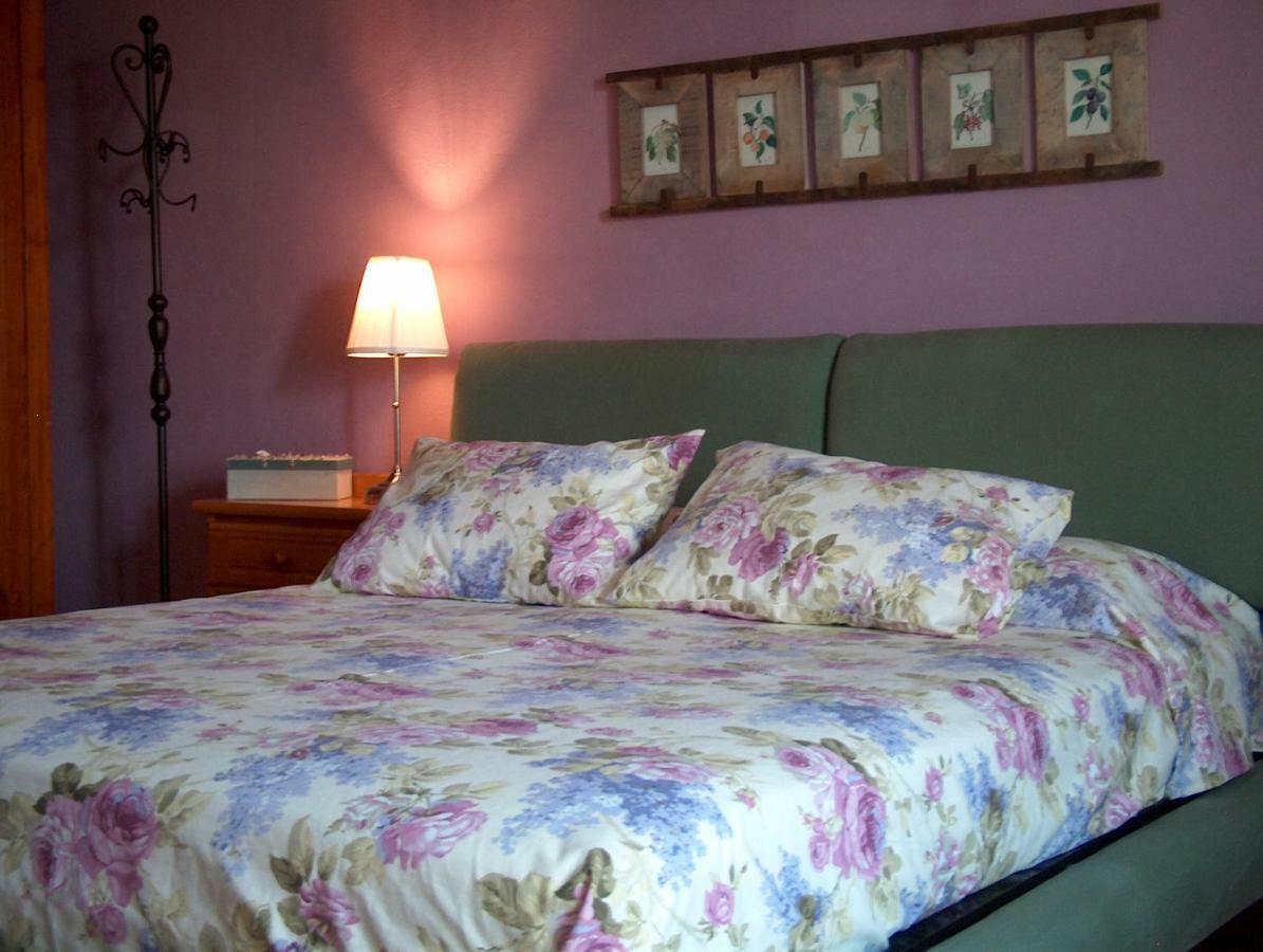 Una Casa Di Campagna Dossobuono Exteriör bild